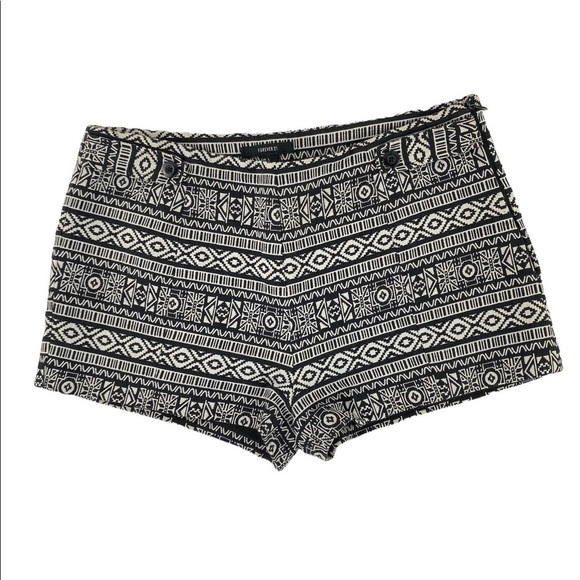 Forever 21 black & white tribal print shorts, L - Picture 1 of 11